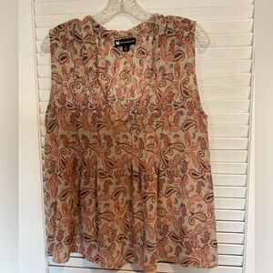 EUC Valerie Bertinelli top, Medium